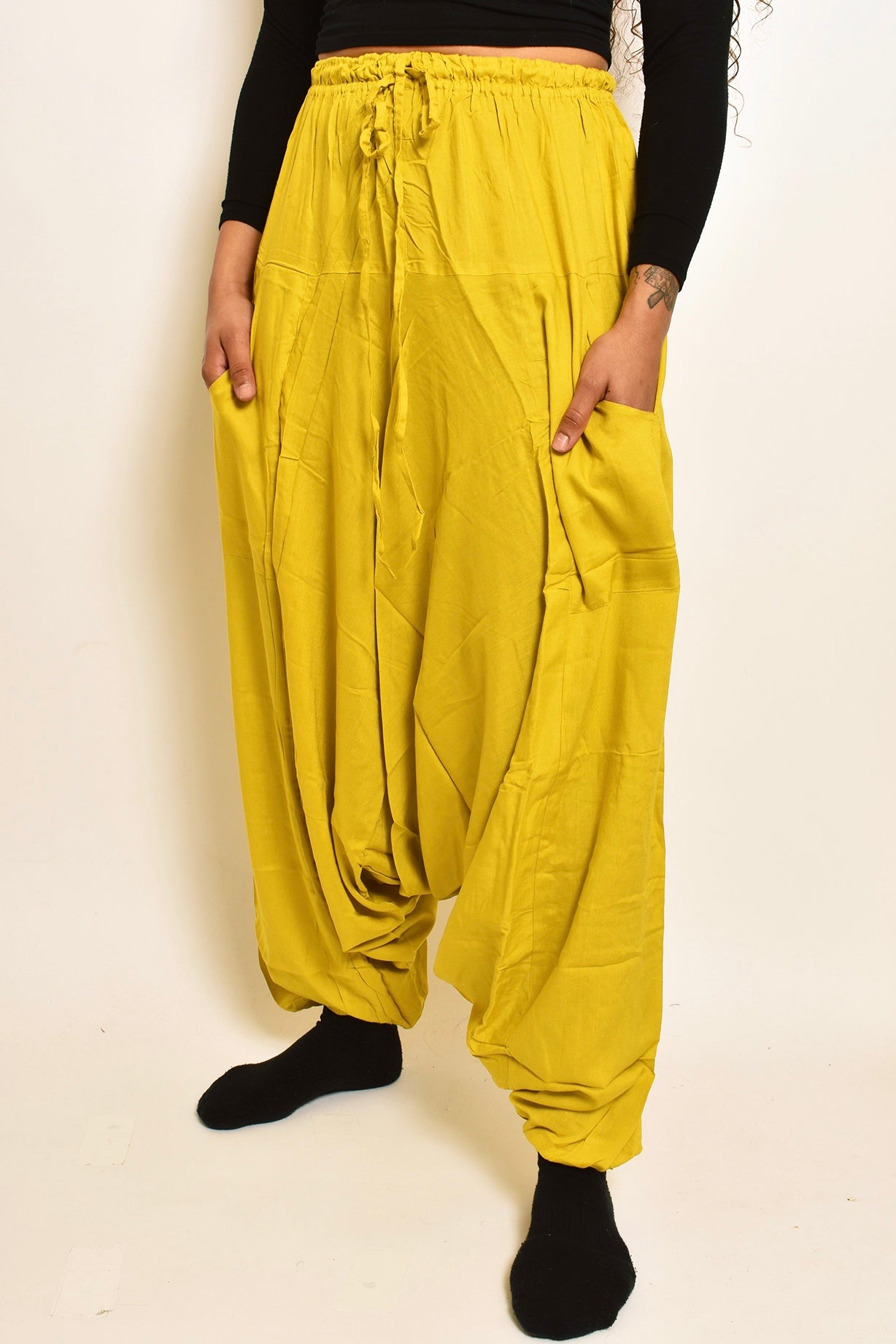 Buy Sakhi Sang Women Yellow Harem Pants - Harem Pants for Women 360996 |  Myntra